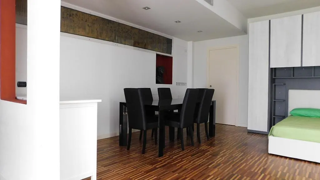 Garden Apartment Verona 0*,